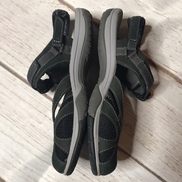 Merrell Azura Black Closed Toe Slingback Water Shoes Sandals Woman’s Size 7 - Picture 2 of 14